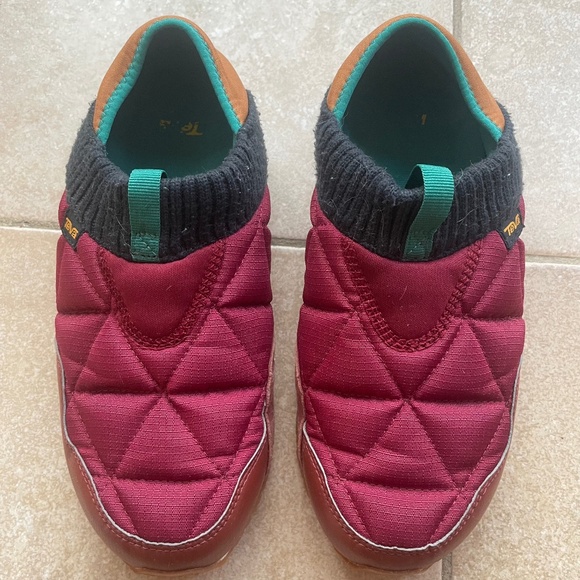 Teva Reember Multicolor Slip-ons - Picture 1 of 4